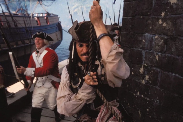 фильмы про корабли пиратов