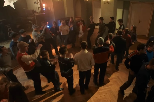 как попасть в массовку слово пацана