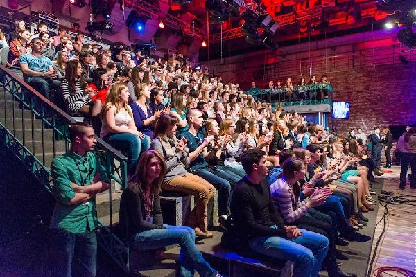 как попасть на съемки в массовку