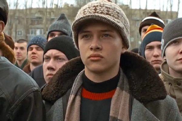 герой пальто из слова пацана