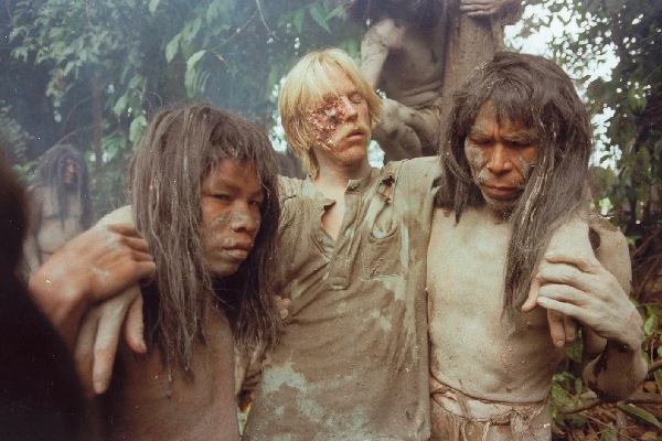 фильм про каннибалов в джунглях