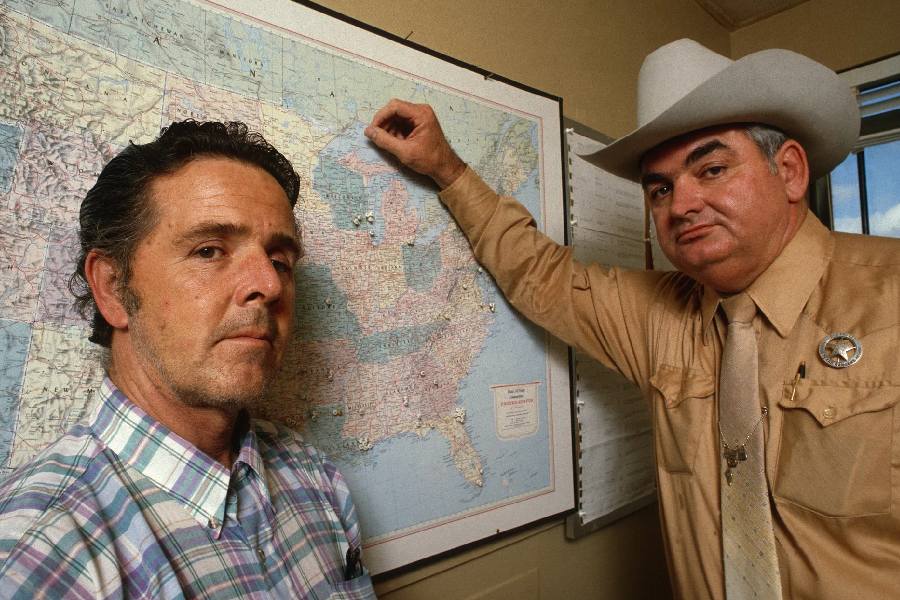 нетфликс про маньяка на реальных событиях