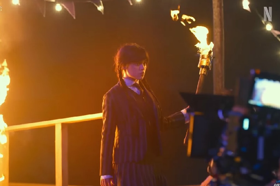 выход 2 сезона уэнсдей