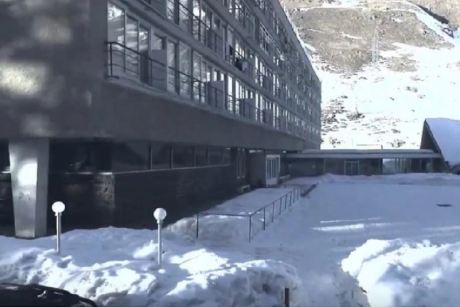 аутсорс сериал место действия