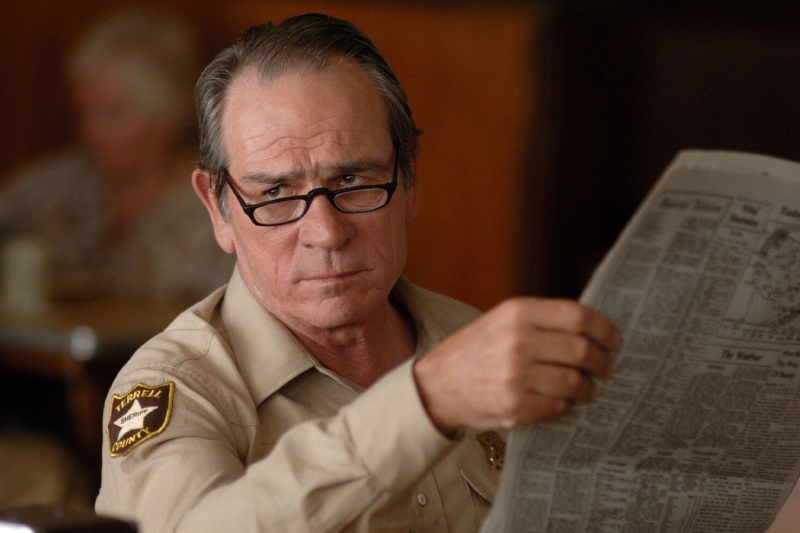 разбор фильма старикам тут не место